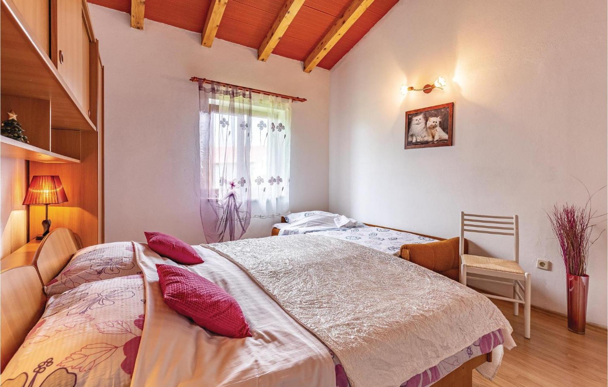 2 Bedroom Amazing Home In Rakotule Exterior photo